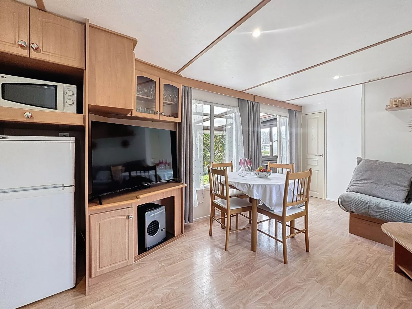 Le Lieu Bill - Inside