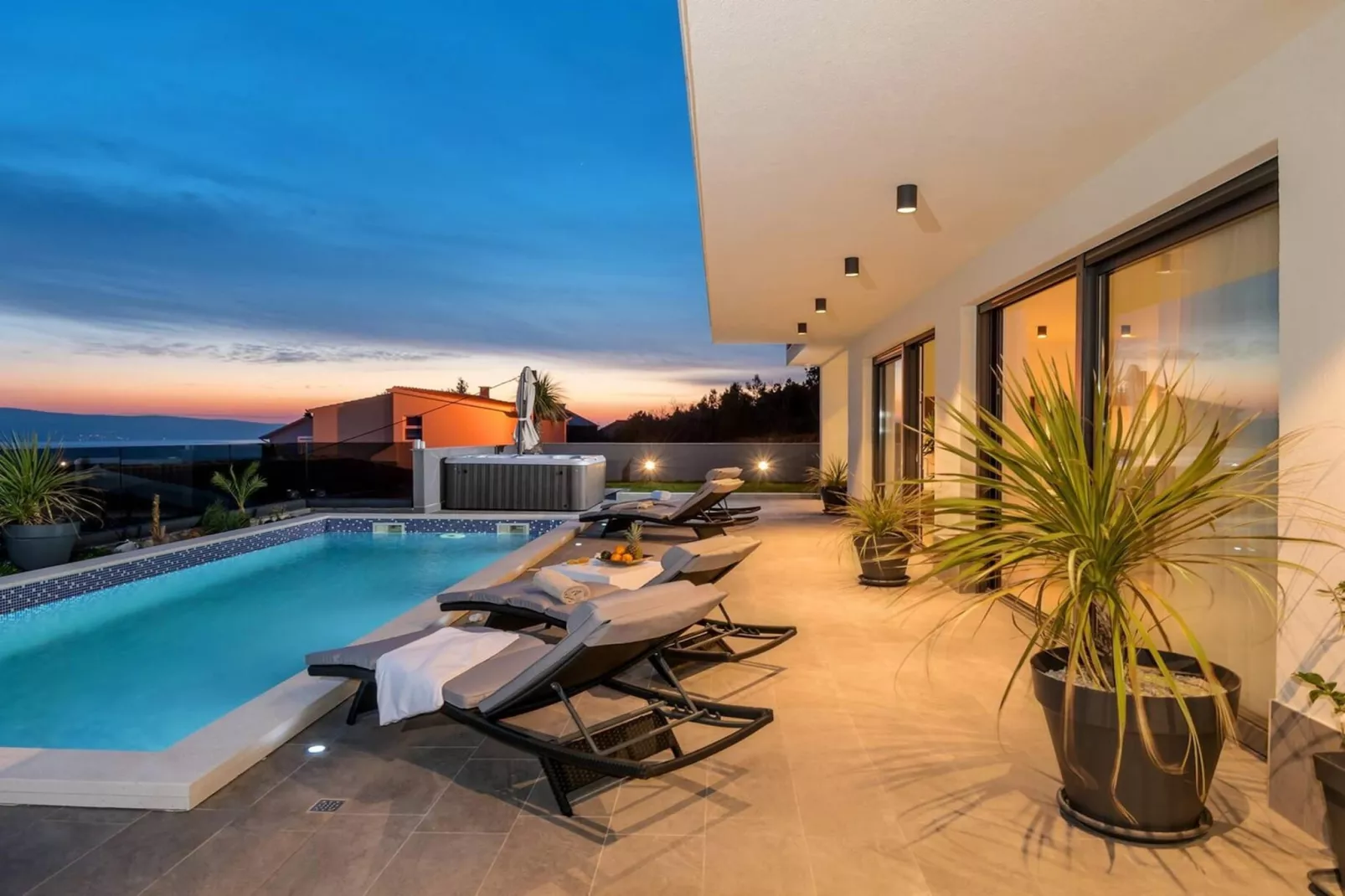 Luxury Villa Happiness Omis with Pool, Gym & Sauna - Swimming pool