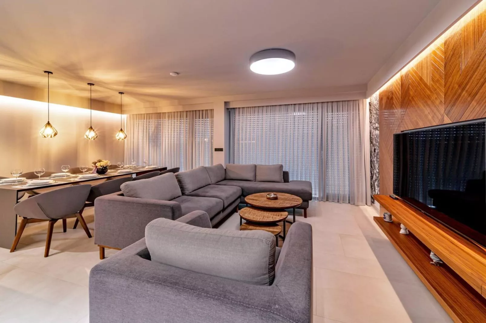 Luxury Villa Delight I – Promajna, Heated Pool - Living room