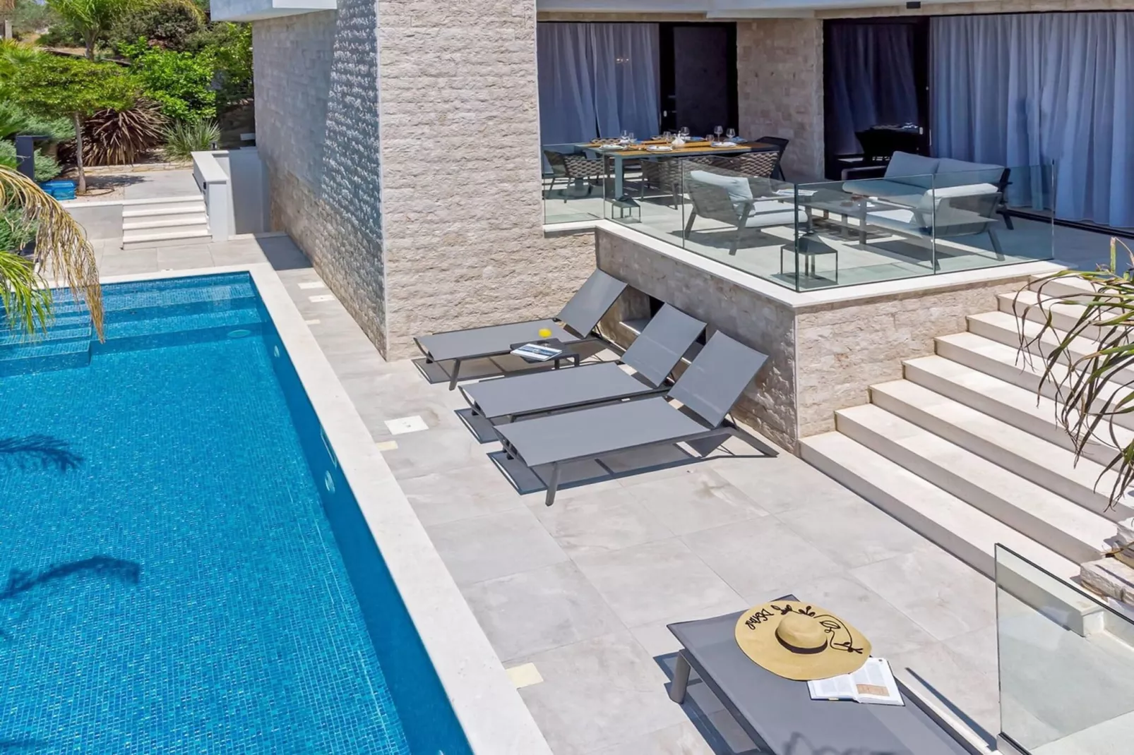 Luxury Seafront Villa Raquel Solta with Pool, Gym - Schwimmbad