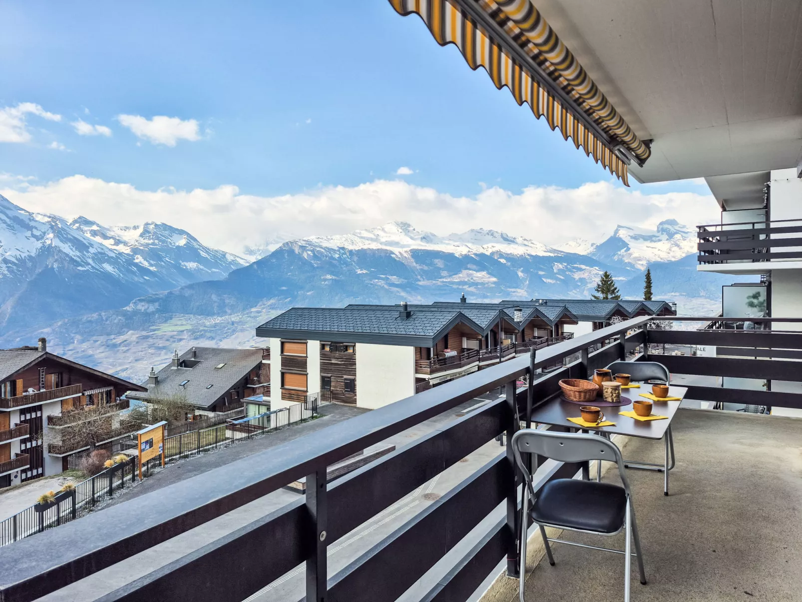 App. 20A Ramuge - Outside