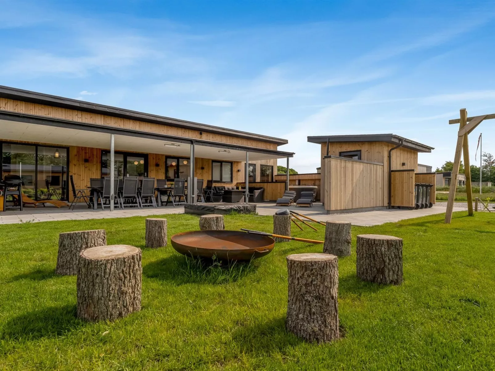 "Elevus" -  from the sea - Draußen