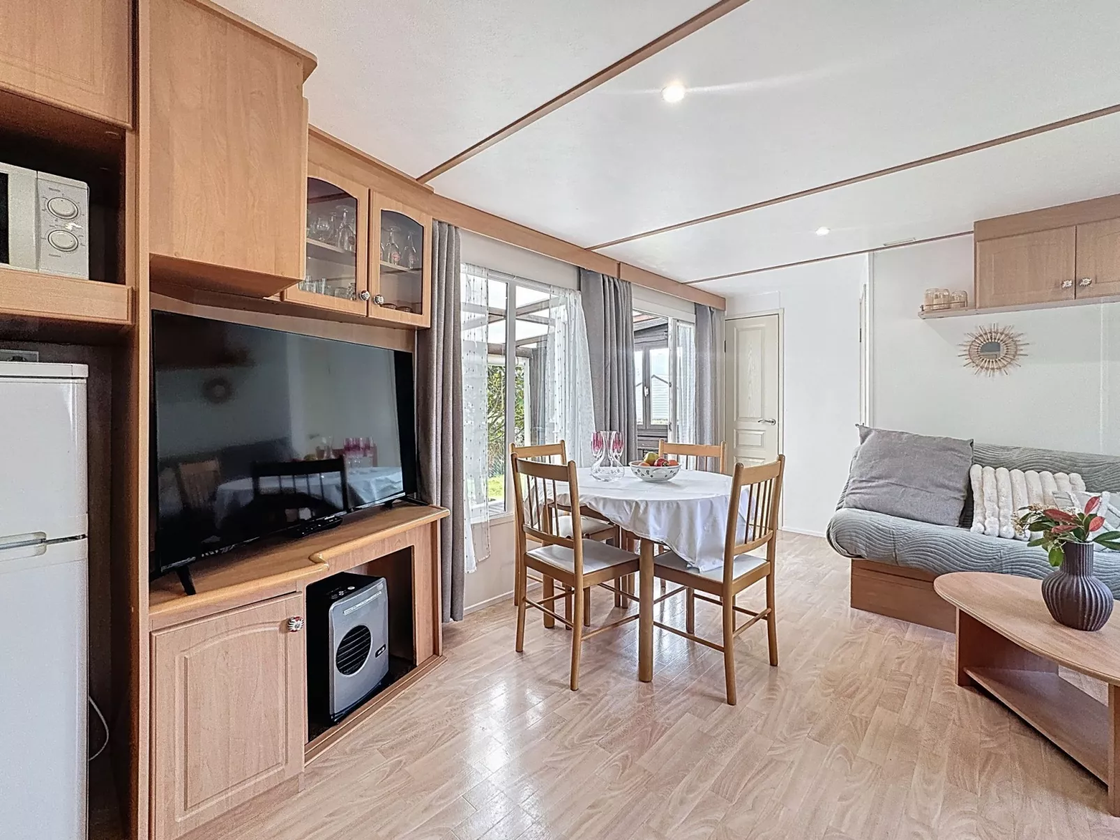 Le Lieu Bill - Inside