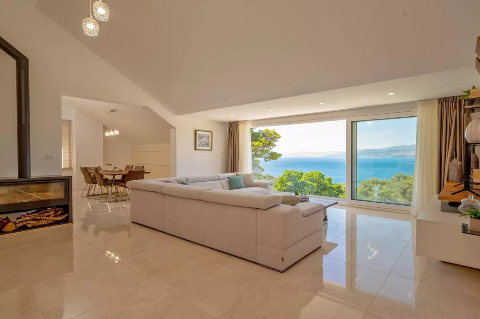 Villa Castello di Pietra Brac with Heated Pool - Wohnzimmer