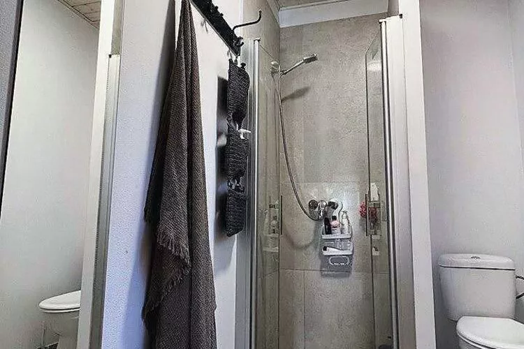 Budlejowy domek dla 4 osób w Kołczewie-Bathroom
