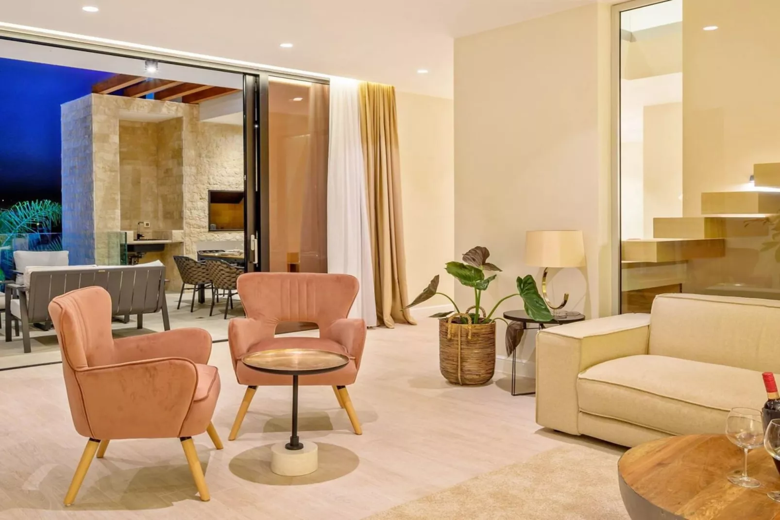 Luxury Seafront Villa Raquel Solta with Pool, Gym - Wohnzimmer