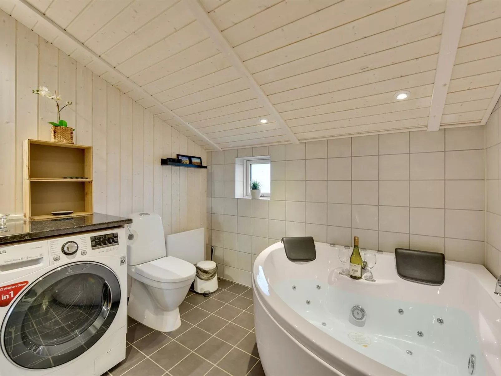 "Erza" - 500m from the sea - Inside