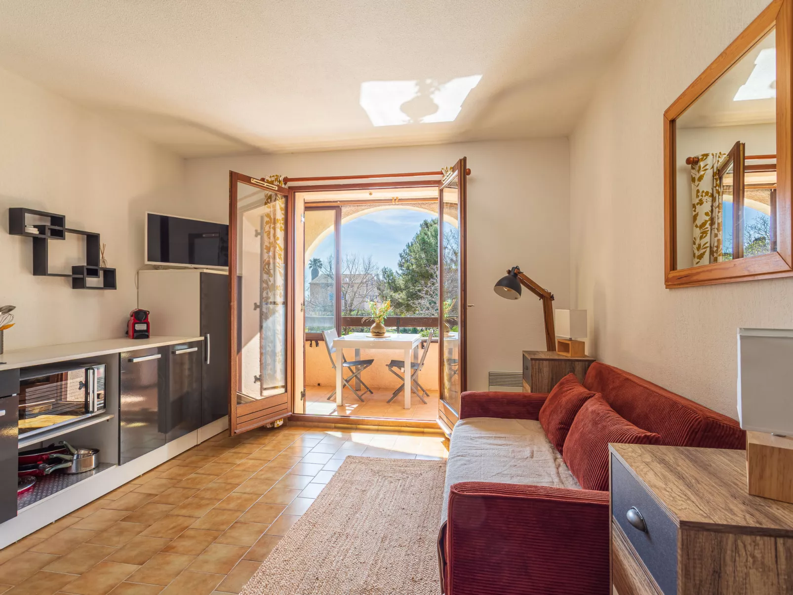 Les Iles Du Soleil - Drinnen