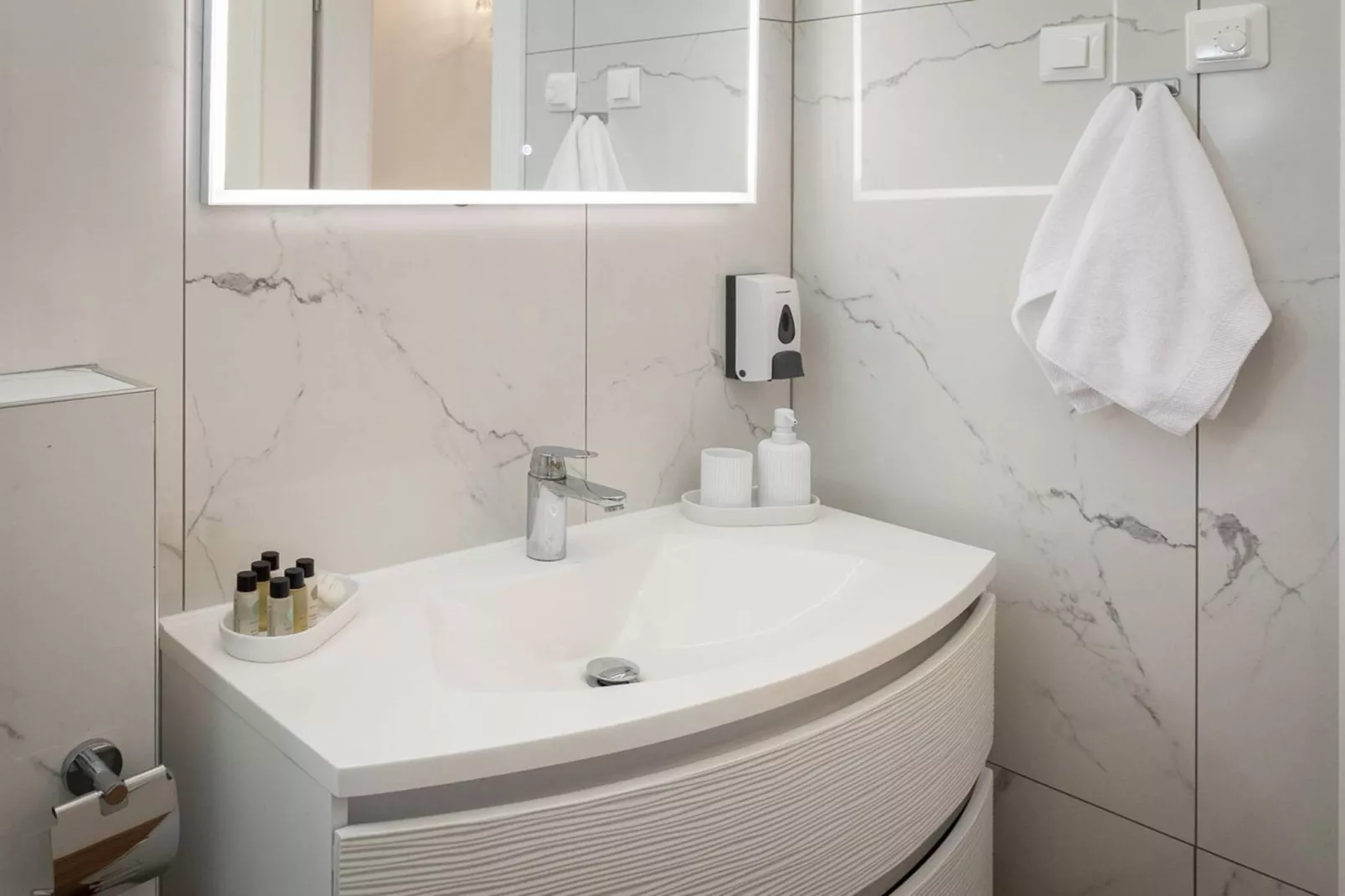 Split Diocletian Palace - Room 1 (2+1) - Badezimmer