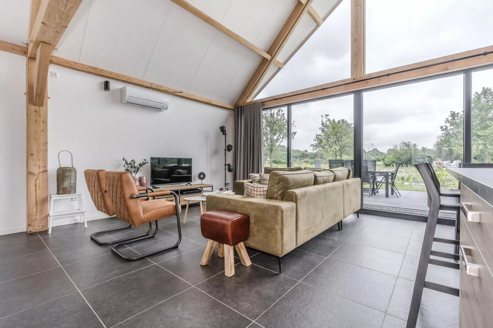 Farm Lodge 676 - Salon