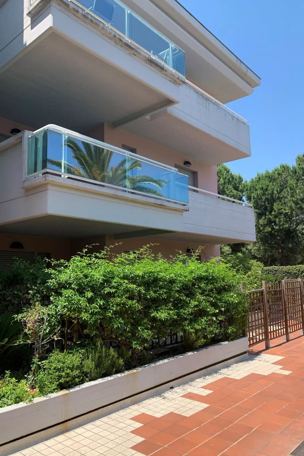 Mediterraneo - Outside
