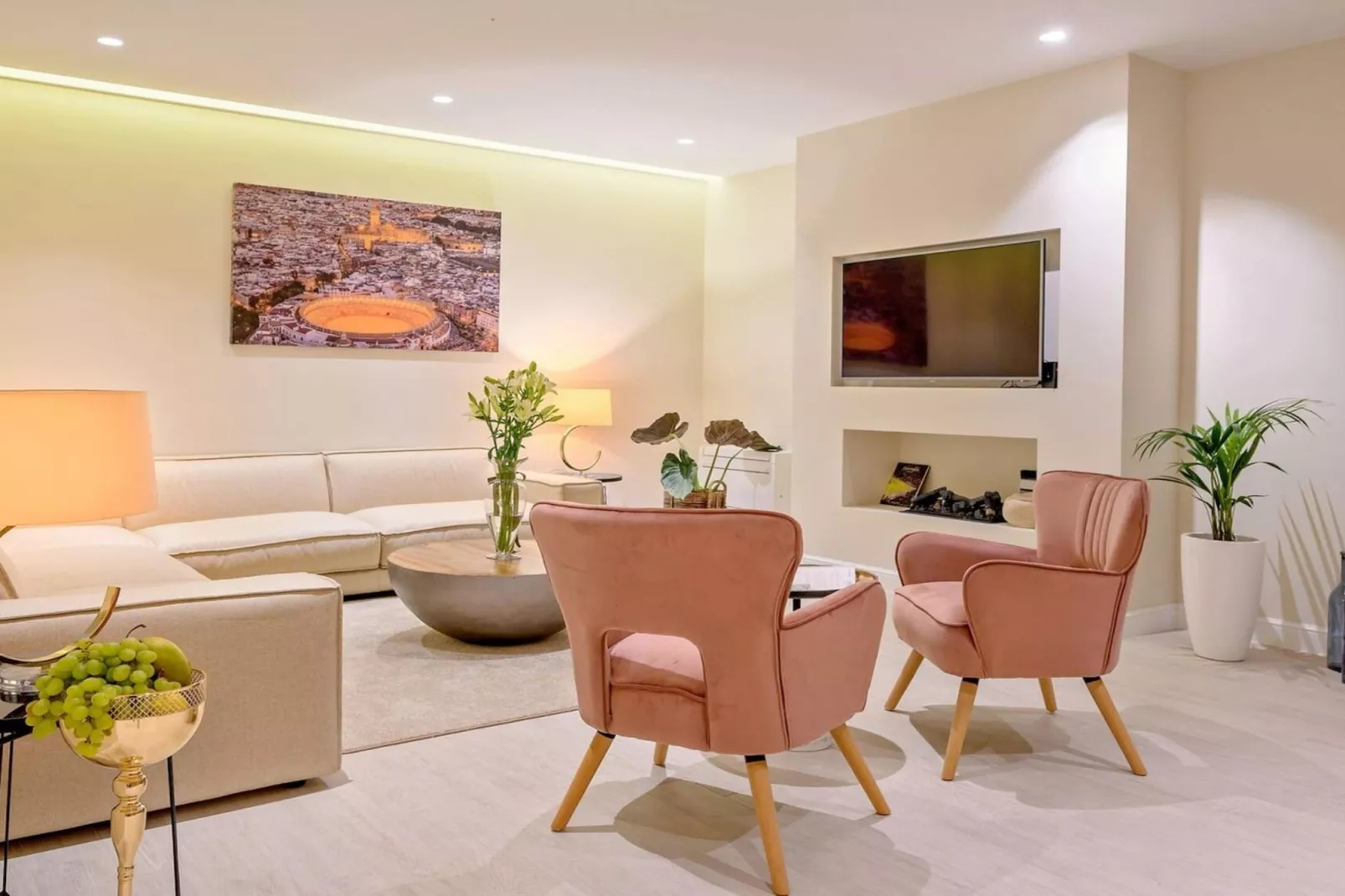 Luxury Seafront Villa Raquel Solta with Pool, Gym - Wohnzimmer