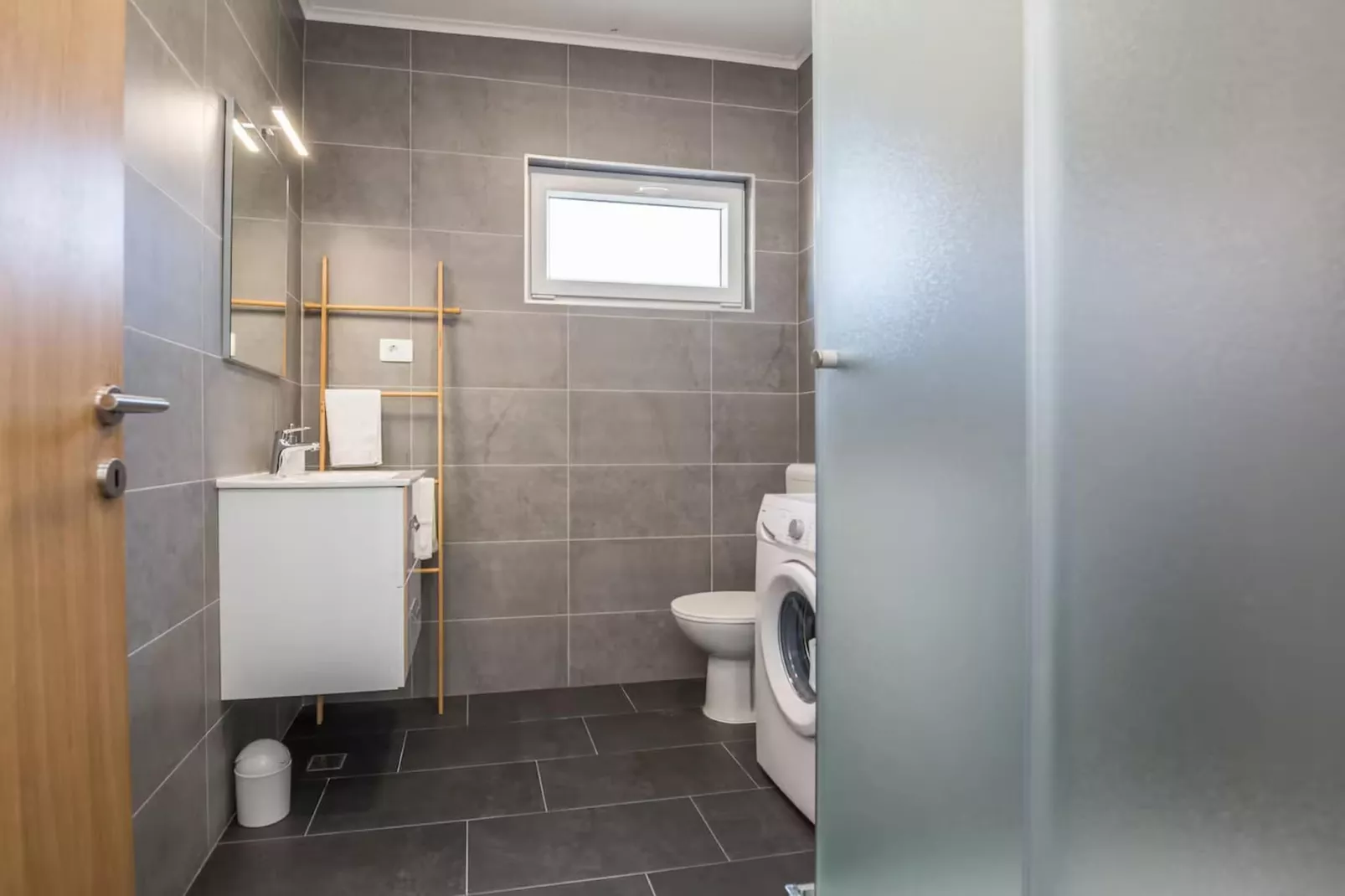 Royal Selection with Pool - Three - Bathroom