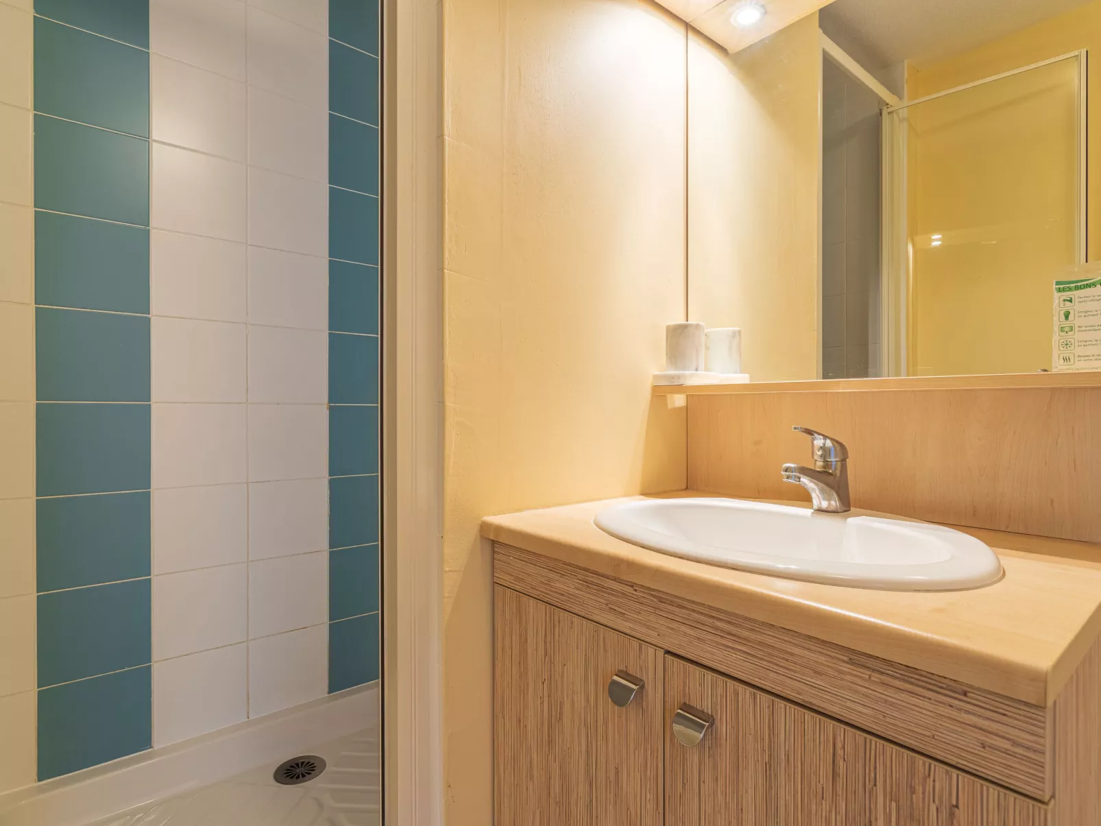 L'île d'Or - Drinnen