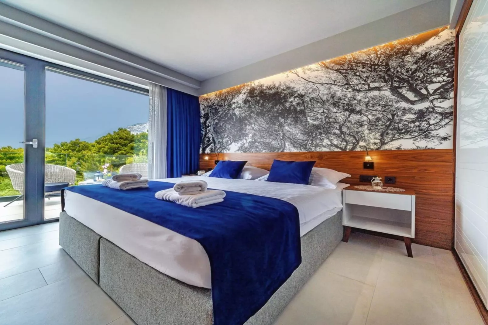 Luxury Villa Delight I – Promajna, Heated Pool - Bedroom