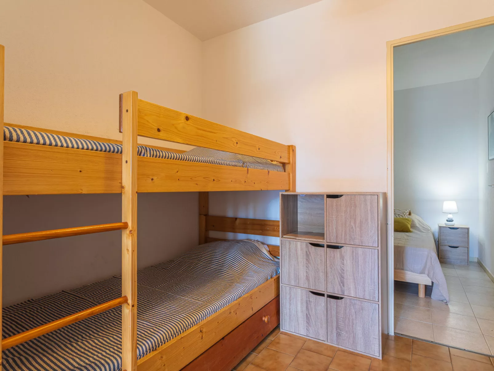 Les Iles Du Soleil - Drinnen