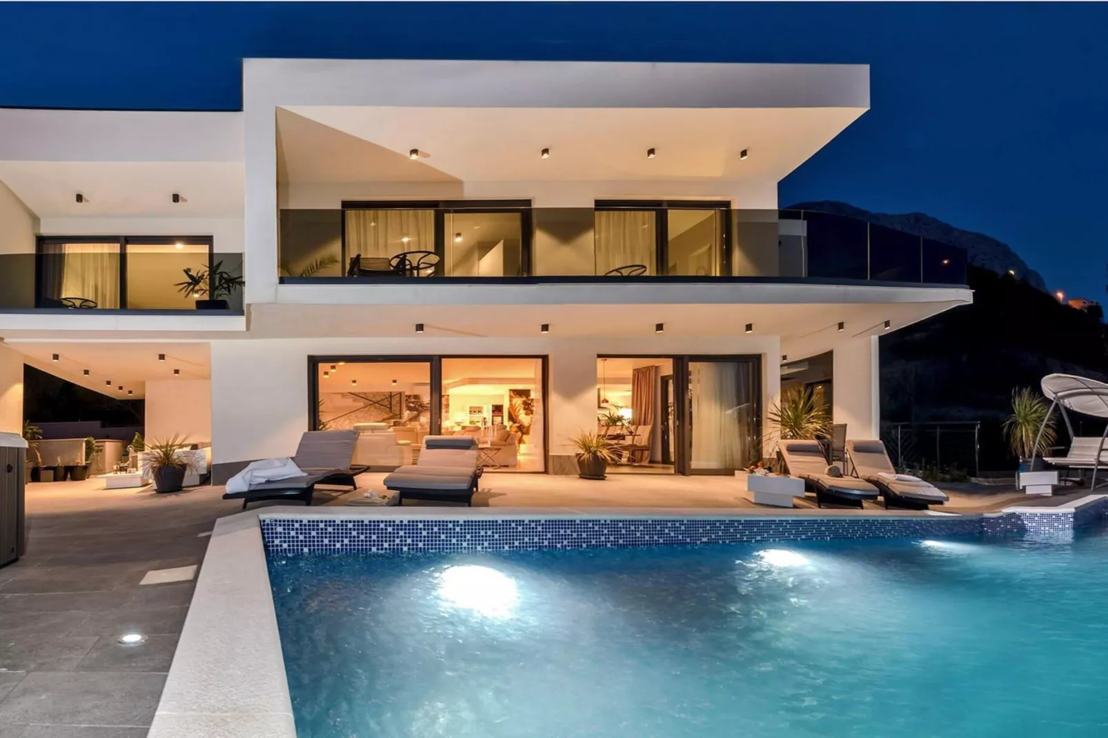 Luxury Villa Happiness Omis with Pool, Gym & Sauna - Exterior in summer