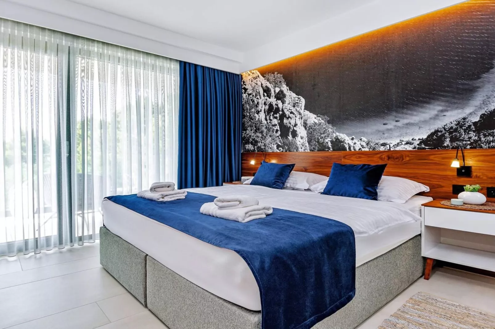 Luxury Villa Delight I – Promajna, Heated Pool - Bedroom