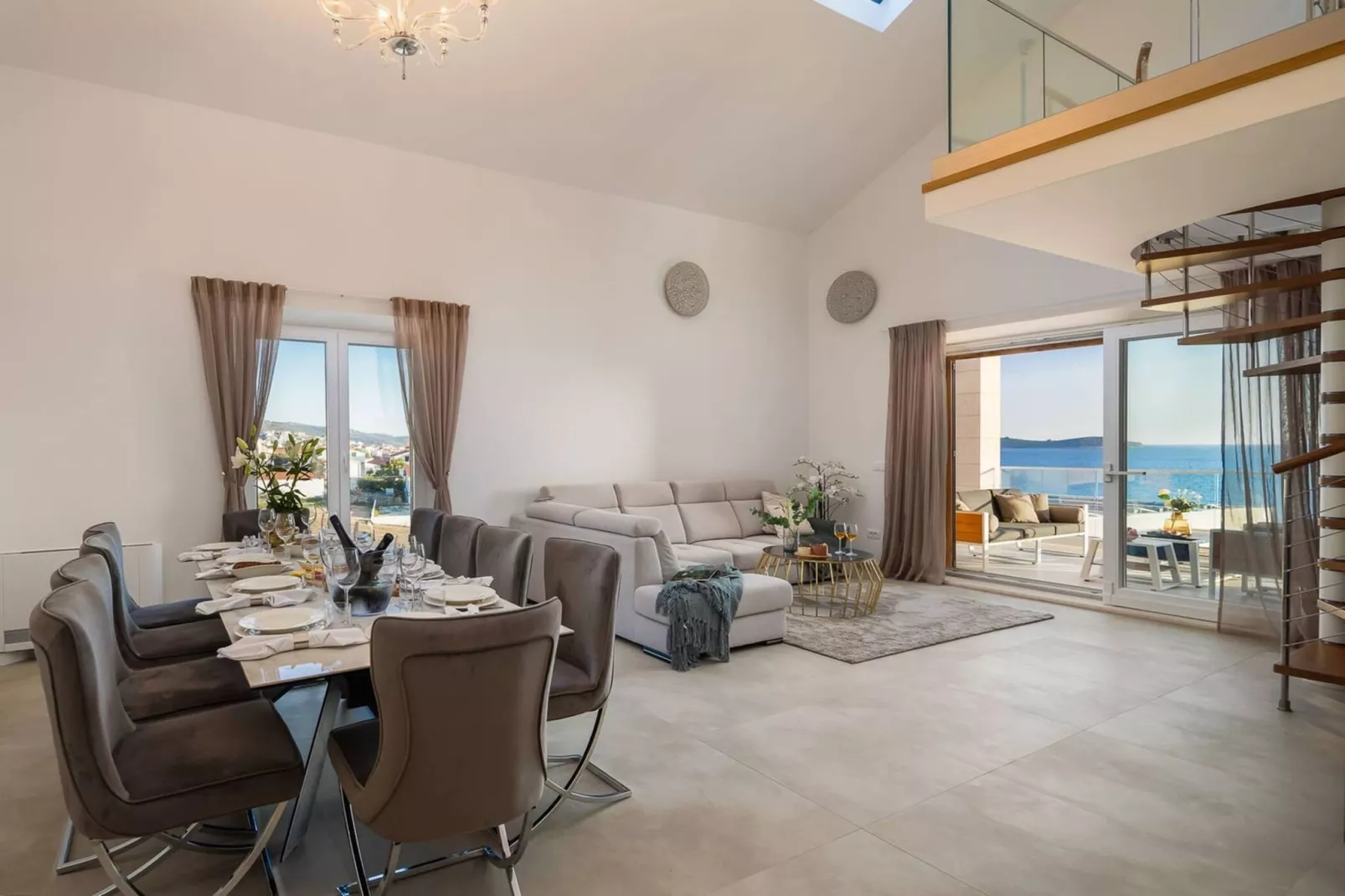 Luxury Seafront Villa Castello Rogoznica with Pool - Dining room