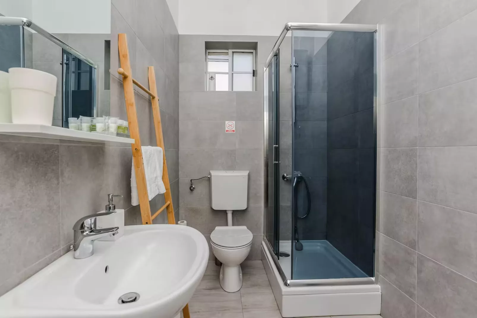 Royal Selection with Pool - Two - Bathroom