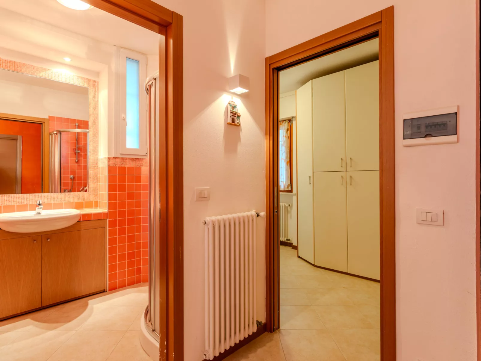 Sona's Lake Home - Drinnen