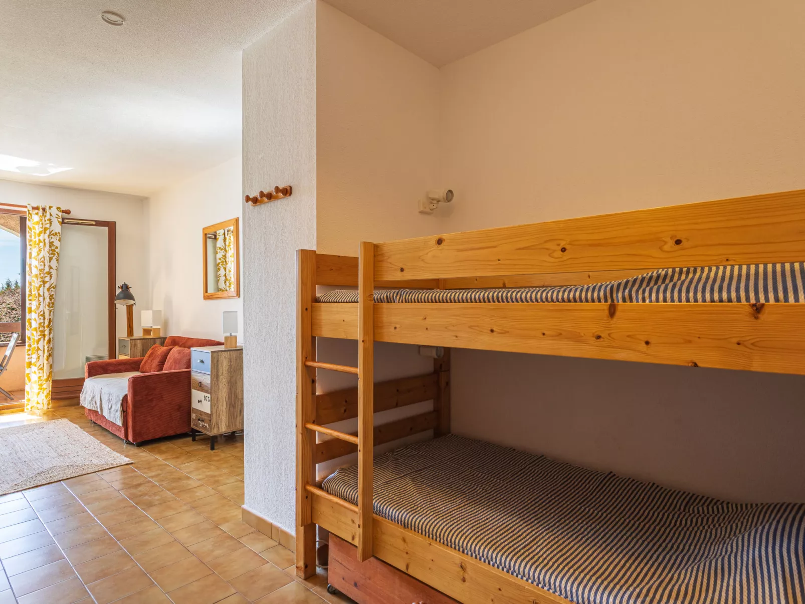 Les Iles Du Soleil - Drinnen