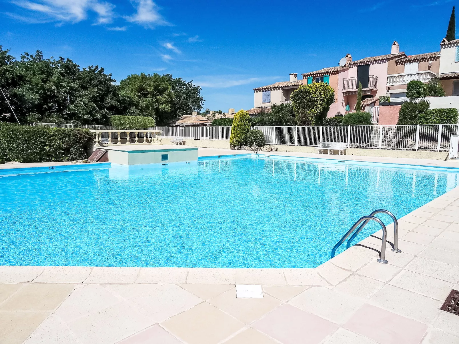 Les Mas de Cogolin - Outside