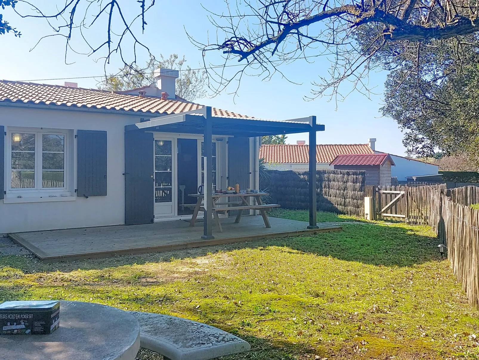 Les Cariatides 7 - Draußen