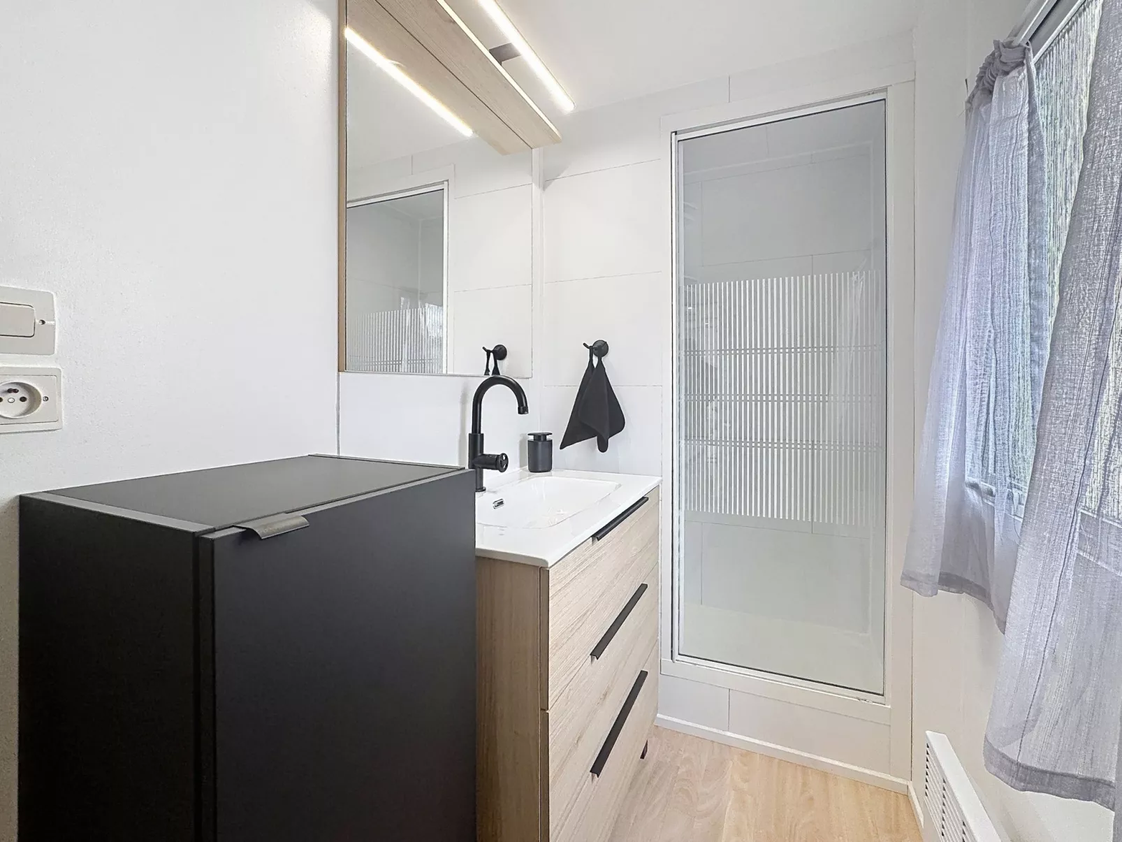 Le Lieu Bill - Inside