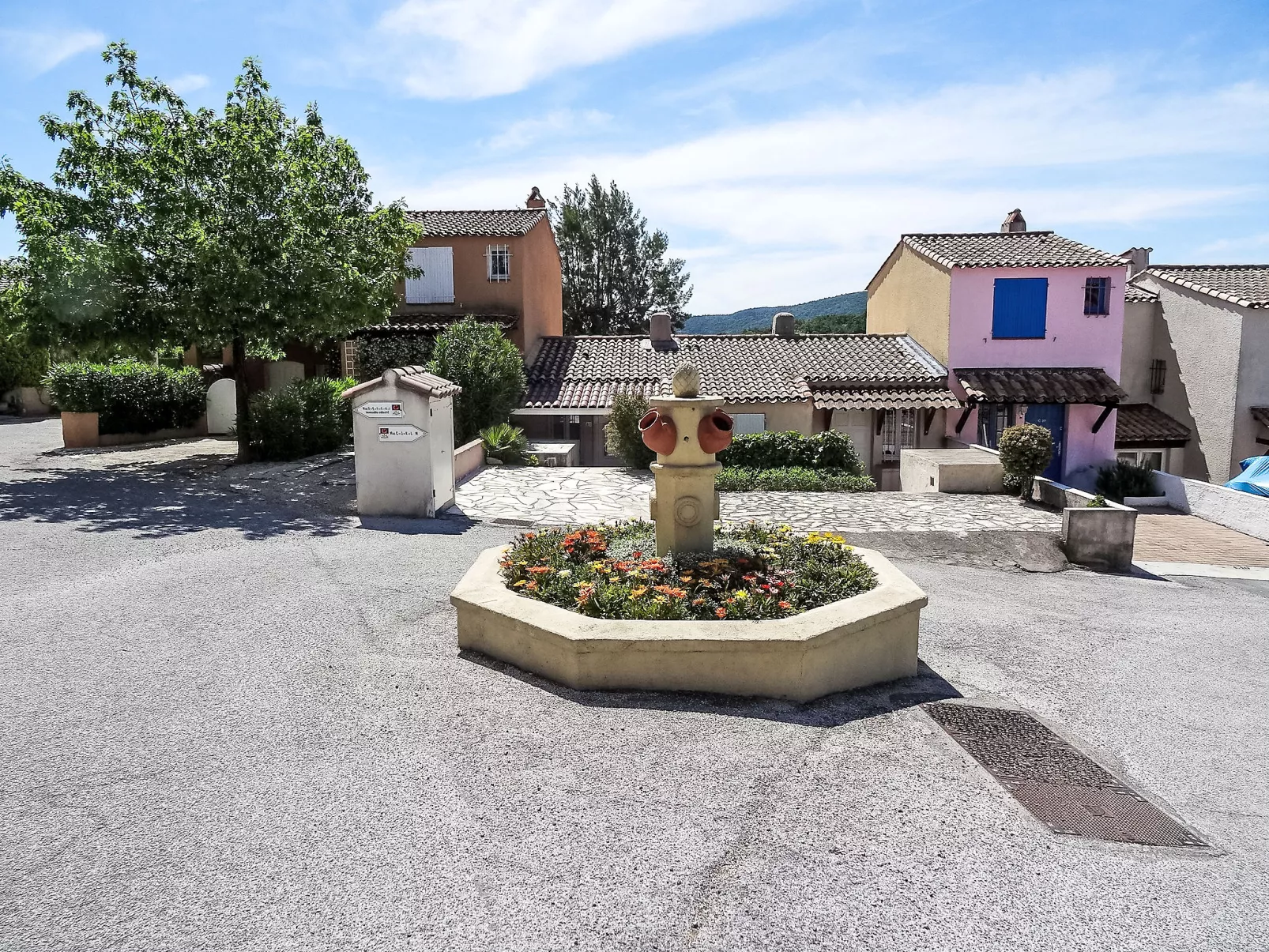 Les Mas de Cogolin - Outside