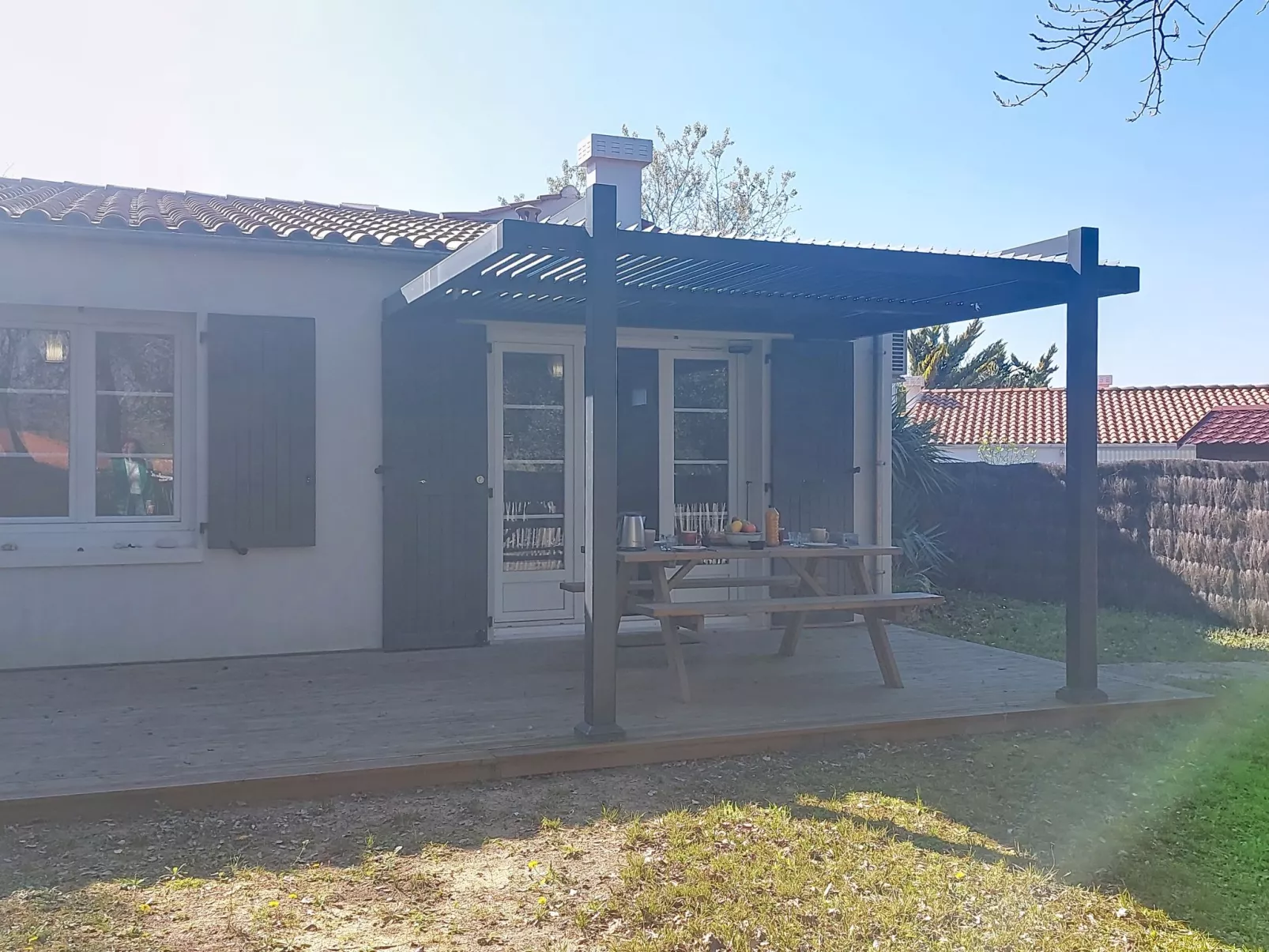 Les Cariatides 7 - Draußen