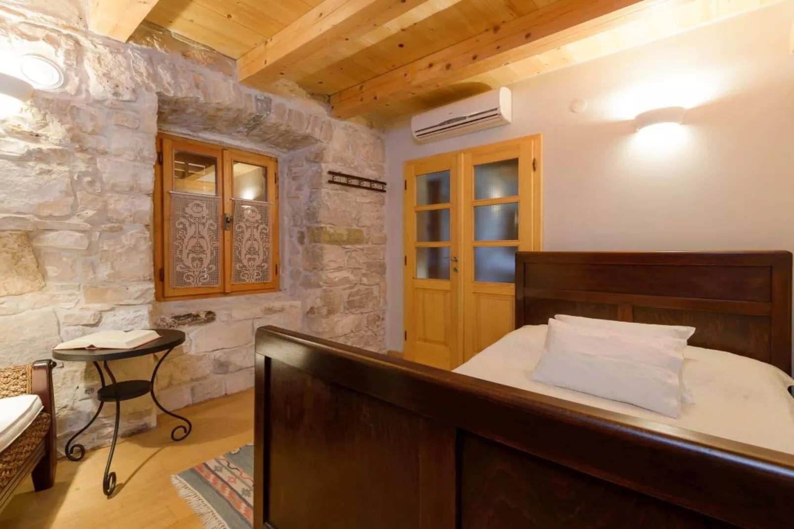 Luxury Seafront Villa Mare Orebic with Pool - Schlafzimmer