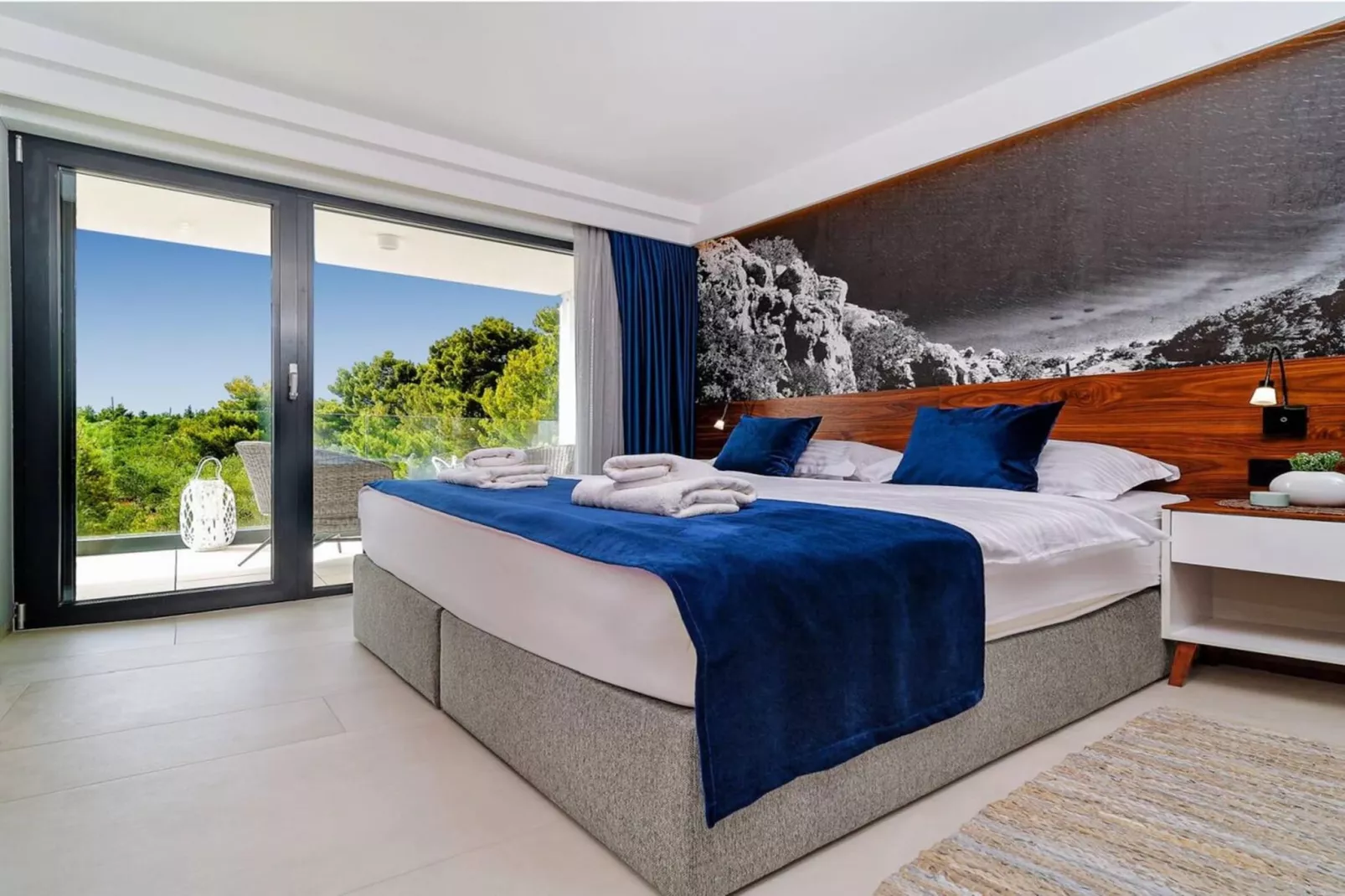 Luxury Villa Delight I – Promajna, Heated Pool - Bedroom