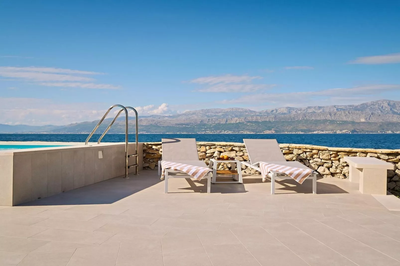 Luxury Seafront Villa Casa Familija Brac with Pool - Terrasse / balcon