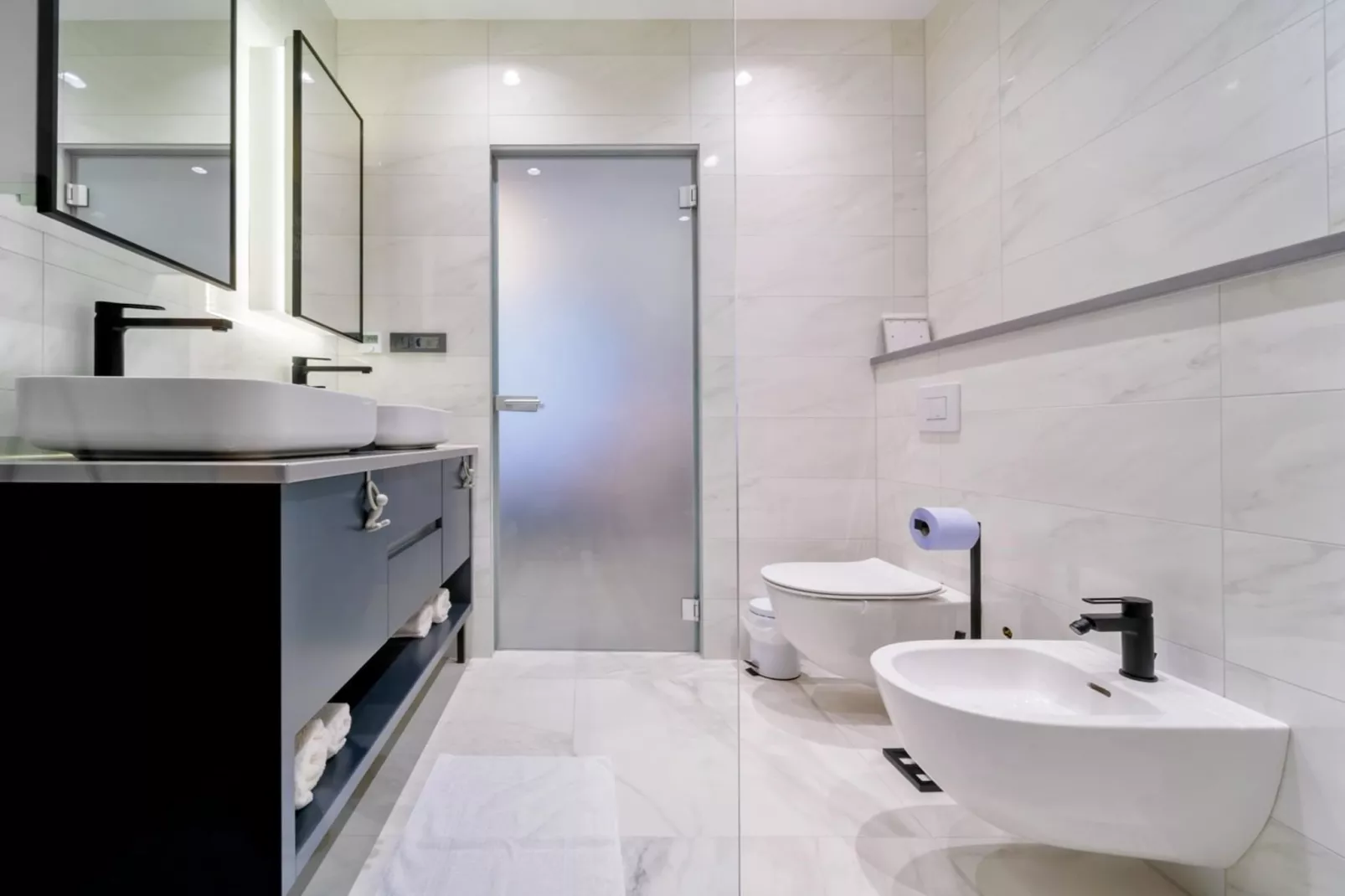 Luxury Villa Velvet Bourbon Split w/ Pool & Tennis - Bathroom