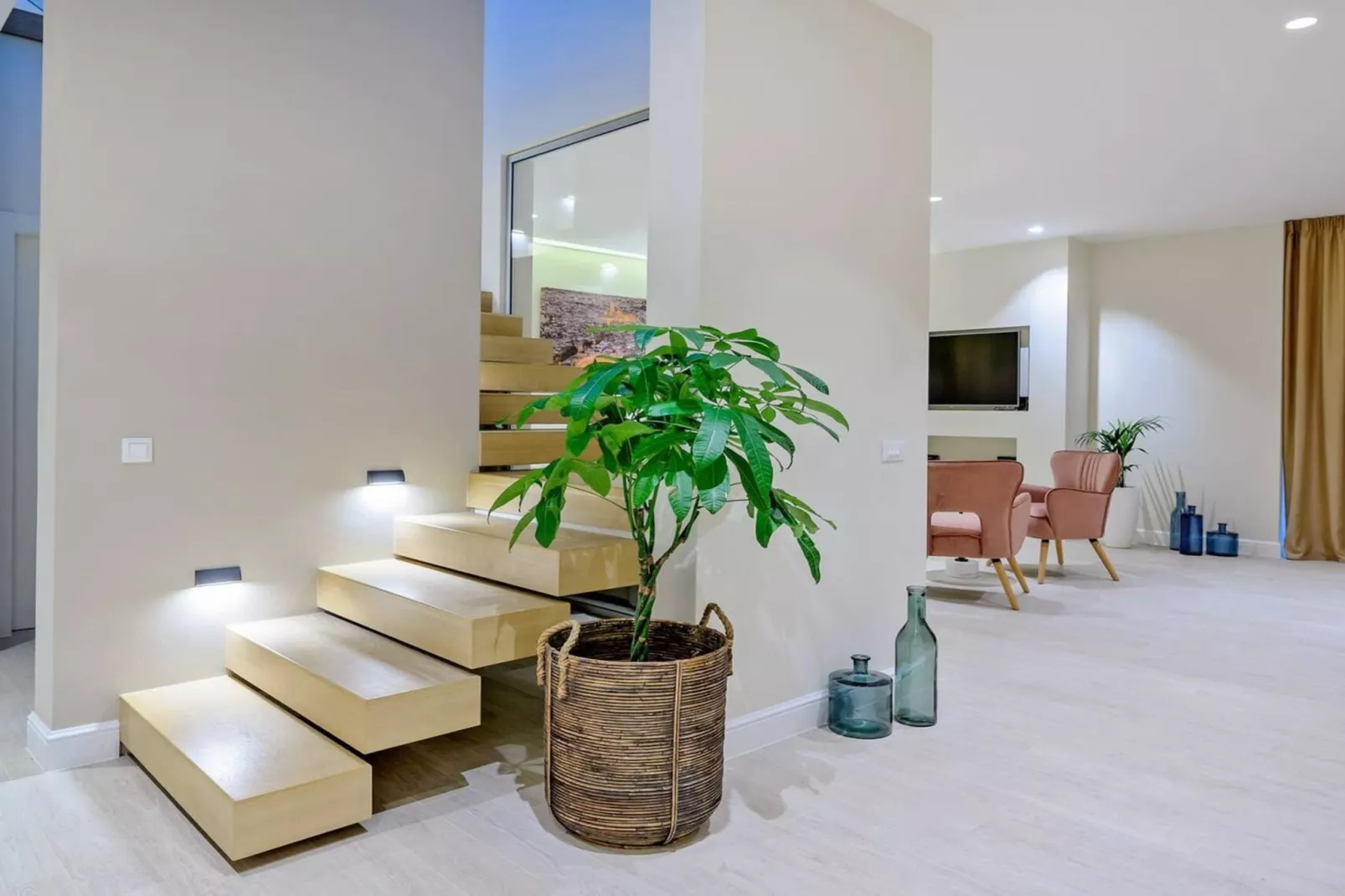 Luxury Seafront Villa Raquel Solta with Pool, Gym - Flur