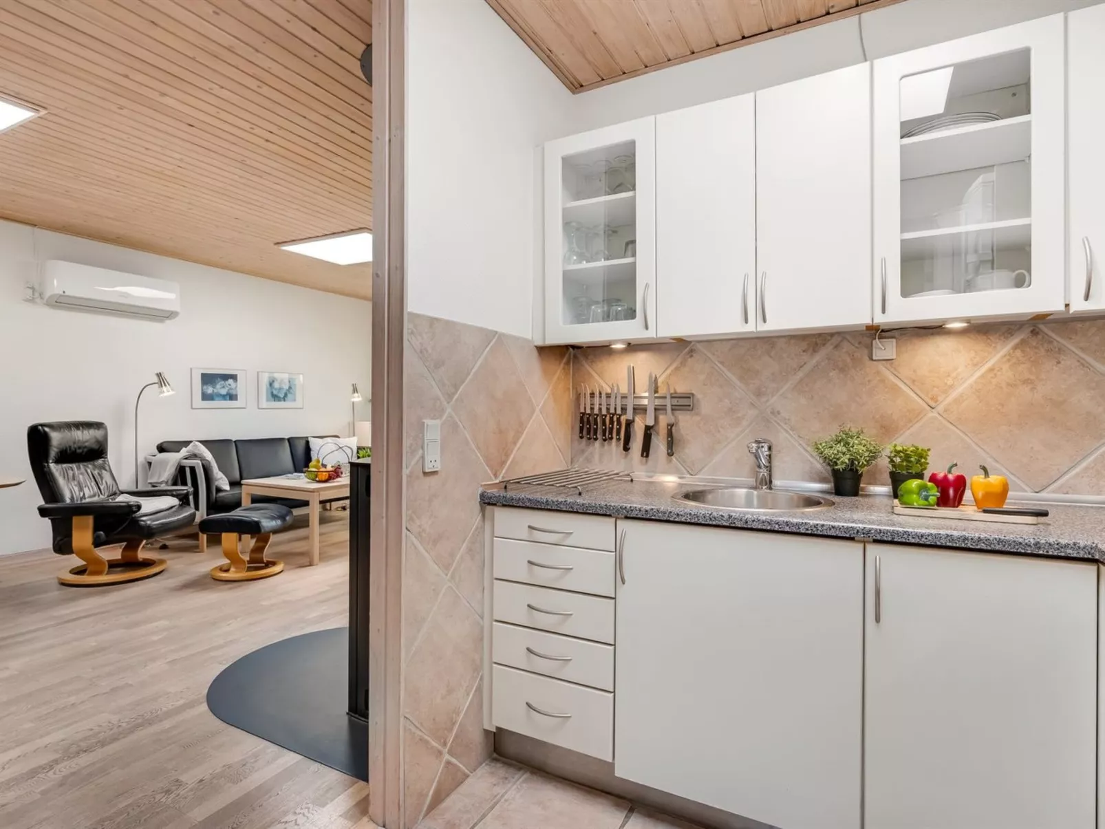 "Ragnborg" - 900m from the sea - Drinnen