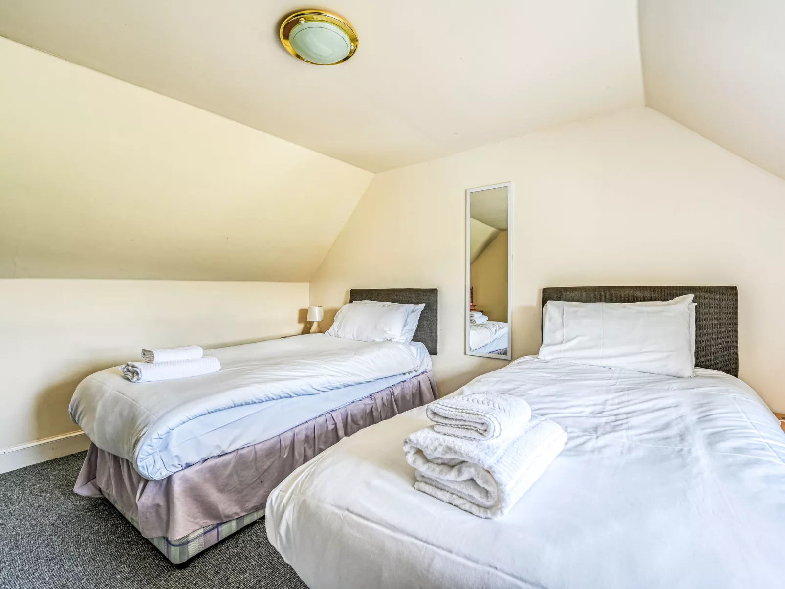 Loch Meiklie View - Drinnen