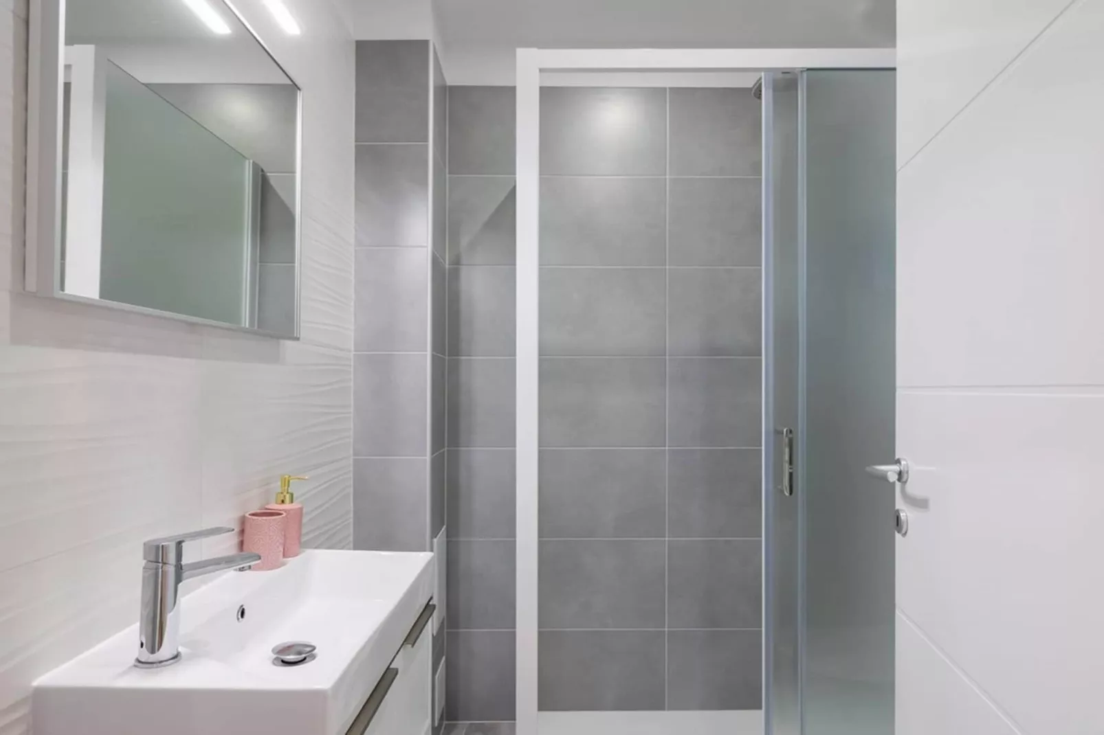 Luxury Villa Holiday Residence Omis w/ Heated Pool - Bathroom