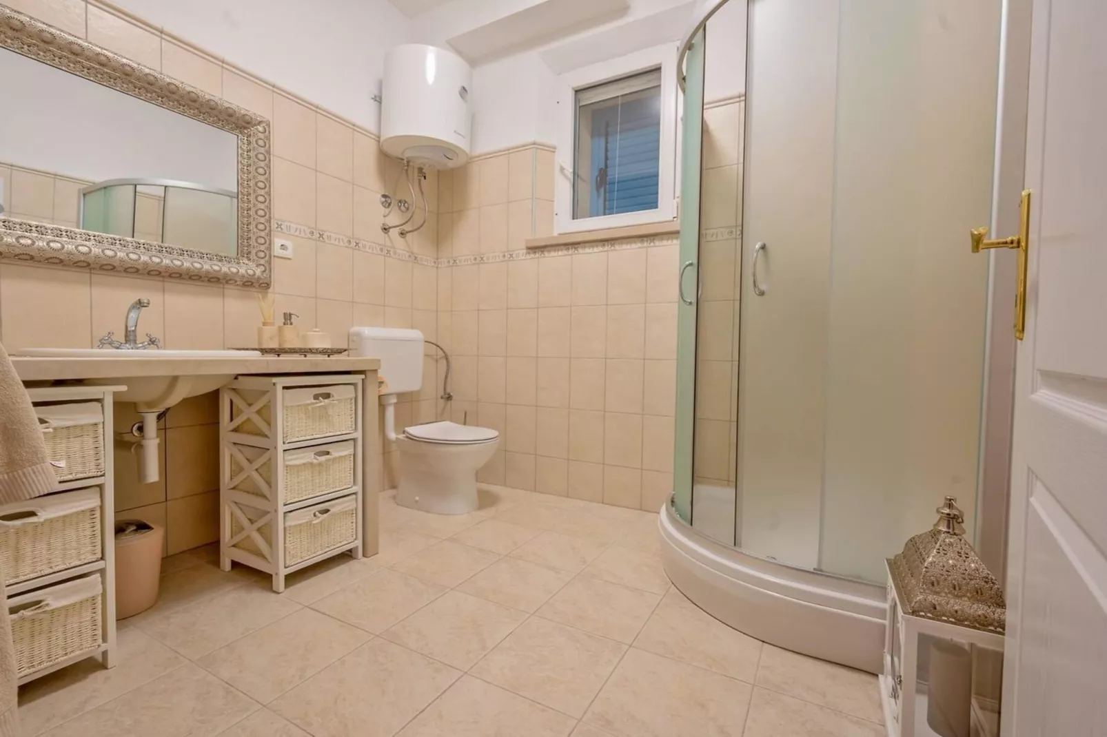 Villa Castello di Pietra Brac with Heated Pool - Badezimmer