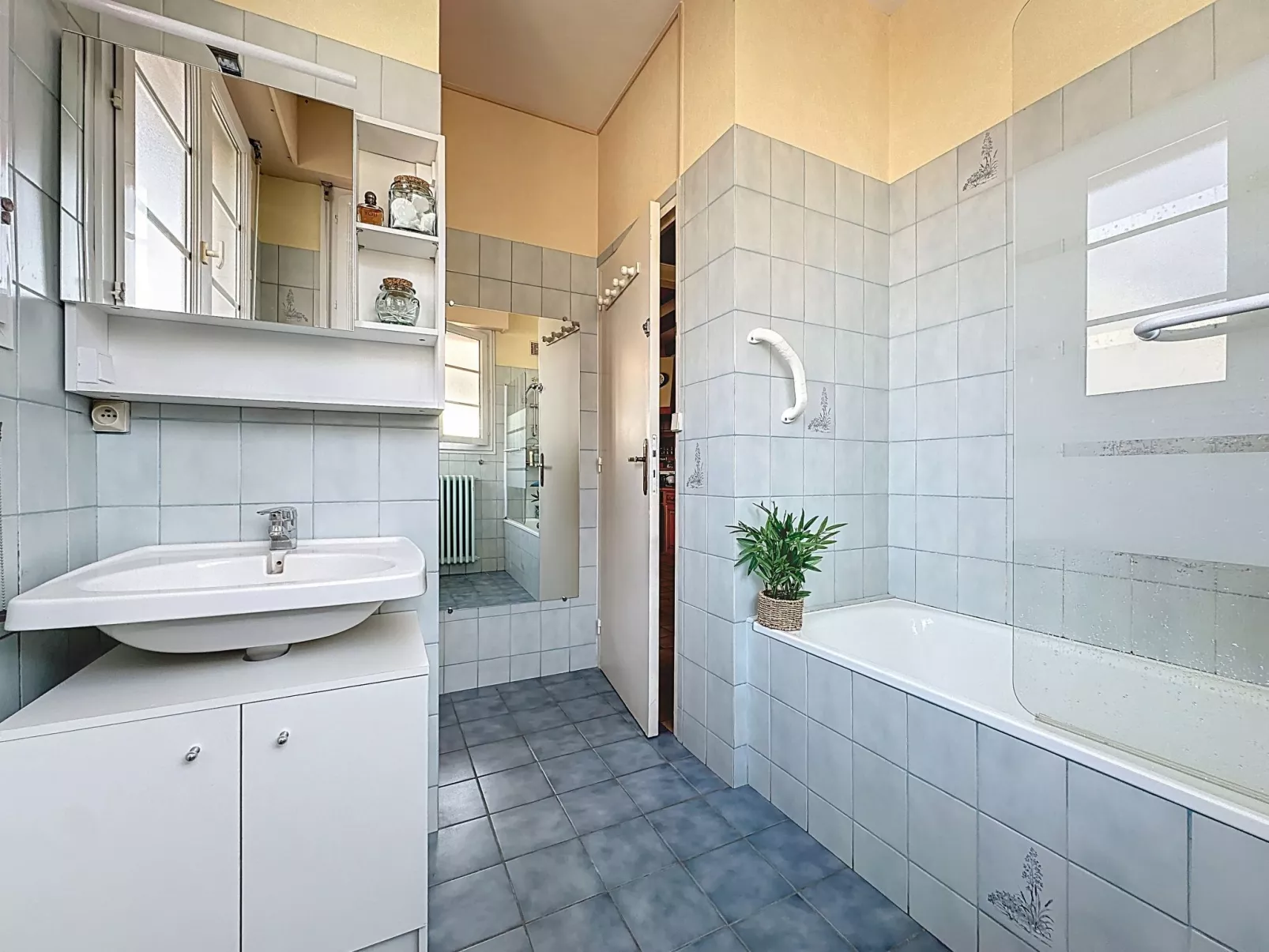 La Rose des Pins - Dedans