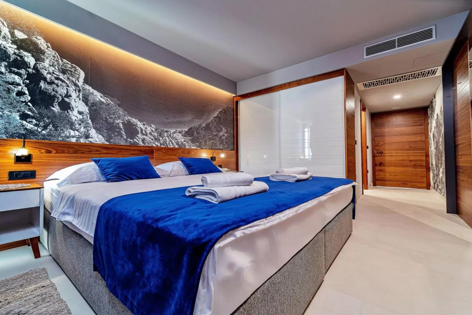 Luxury Villa Delight II – Promajna, Heated Pool - Bedroom
