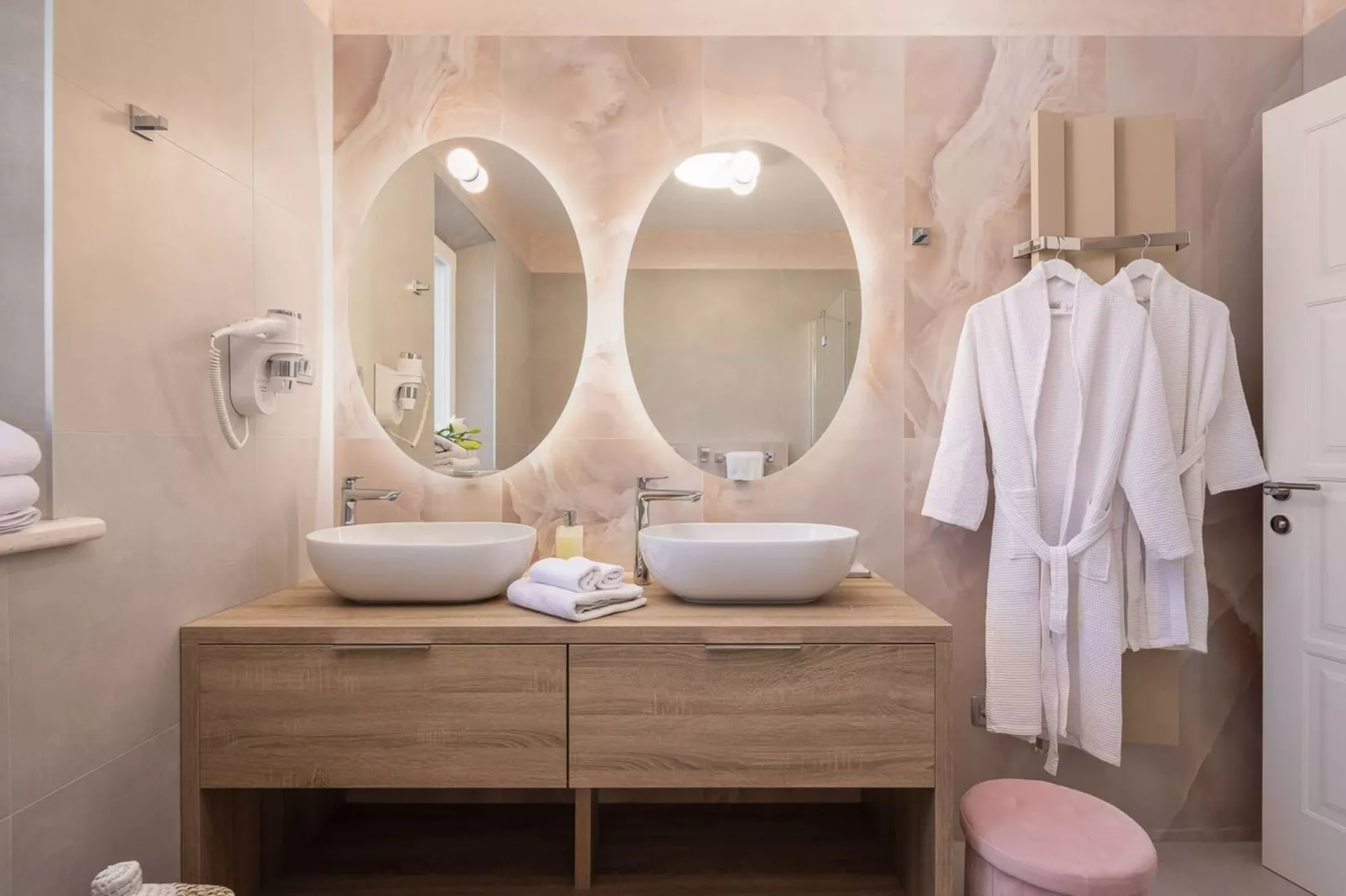 Luxury Seafront Villa Castello Rogoznica with Pool - Bathroom