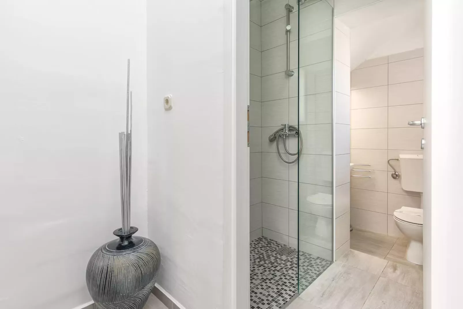 Royal Selection with Pool - One - Bathroom