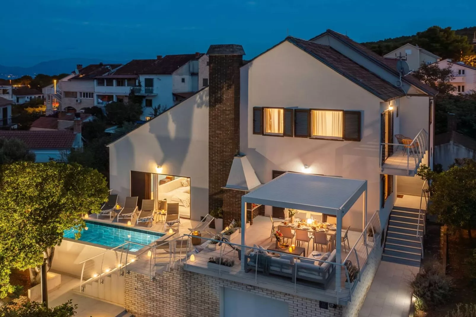 Luxury Villa Mila Supetar with Pool in the Center - Exterior in summer
