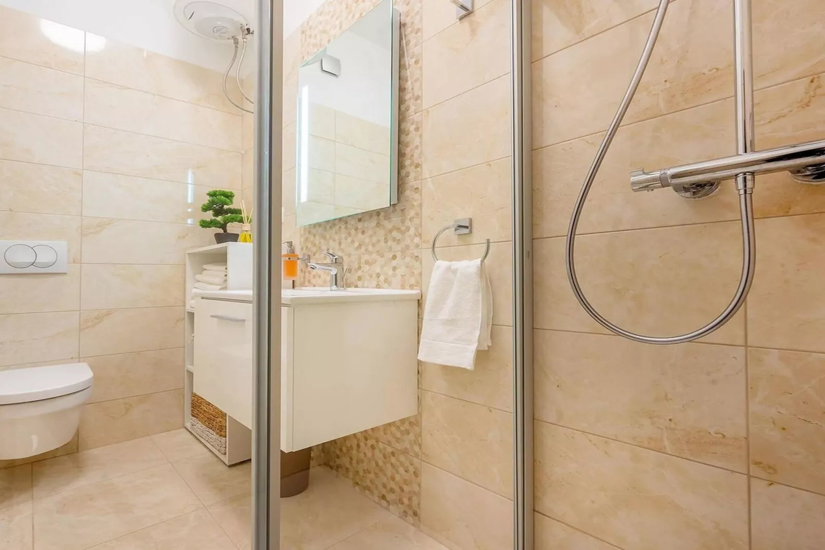 Villa Castello di Pietra Brac with Heated Pool - Badezimmer