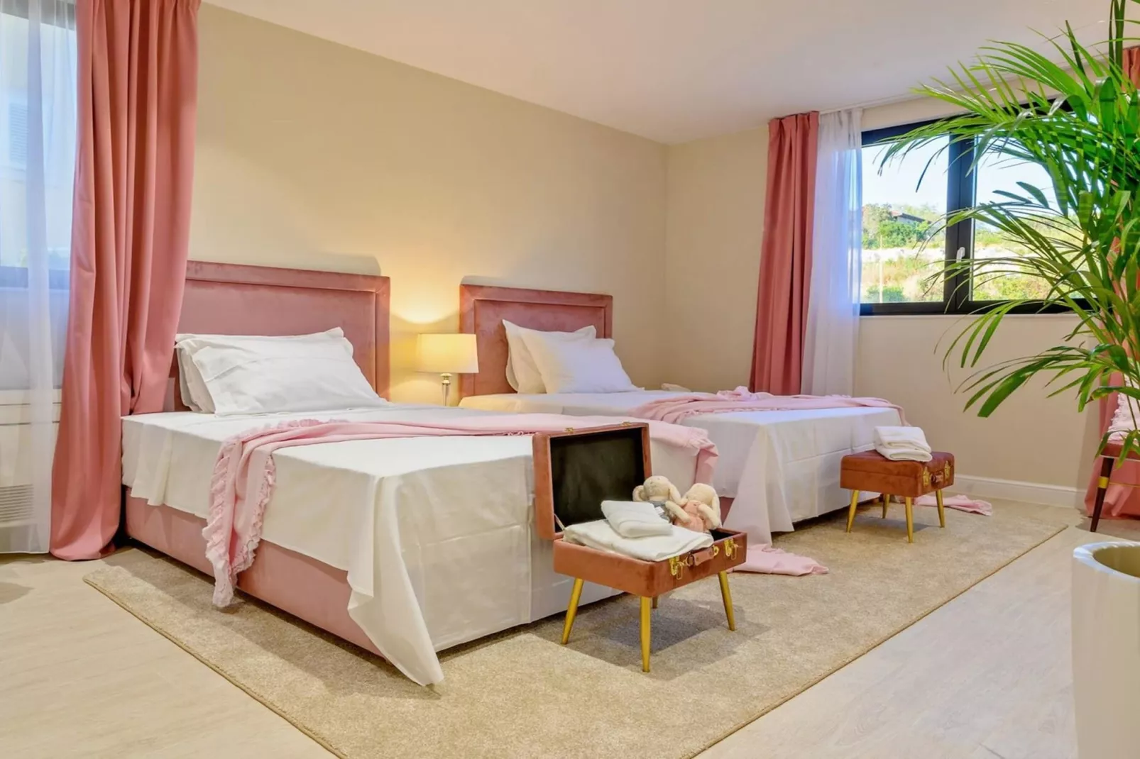 Luxury Seafront Villa Raquel Solta with Pool, Gym - Schlafzimmer