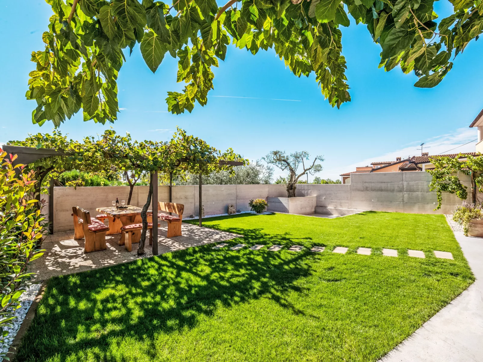 Villa Roza - Outside