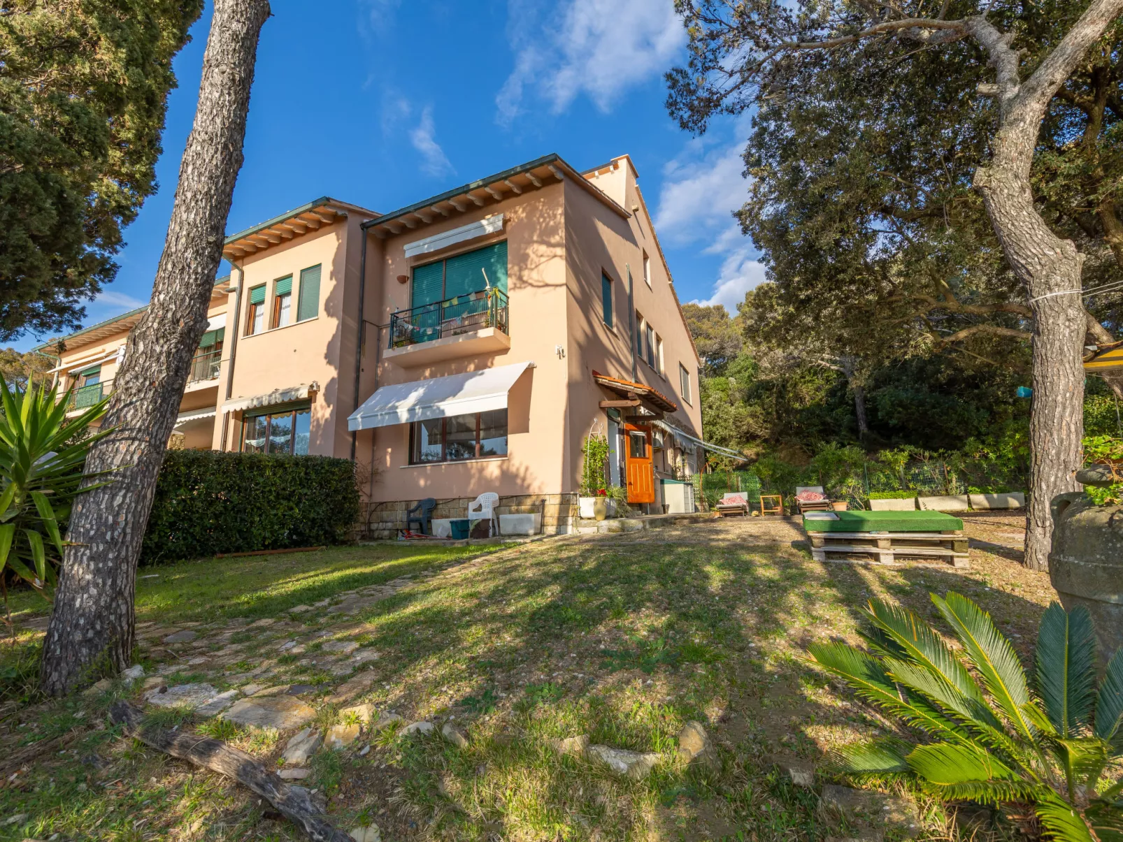 La casetta immersa nel verde - Draußen