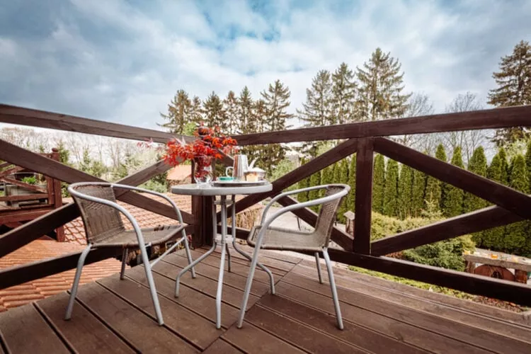 Dworek w Bełcznej-Terrace balcony